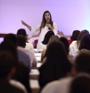 Ana Laura Morales Conferencia internacional para el Instituto INIBEP